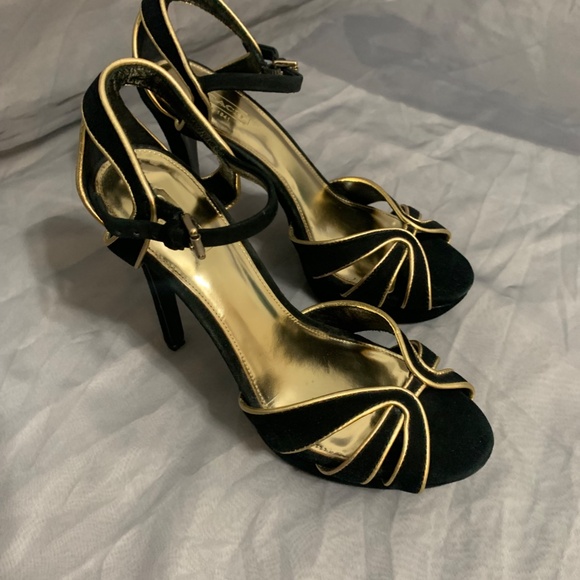 7.5 Coach Velvet Black and Gold Stiletto Heels - Picture 4 of 10